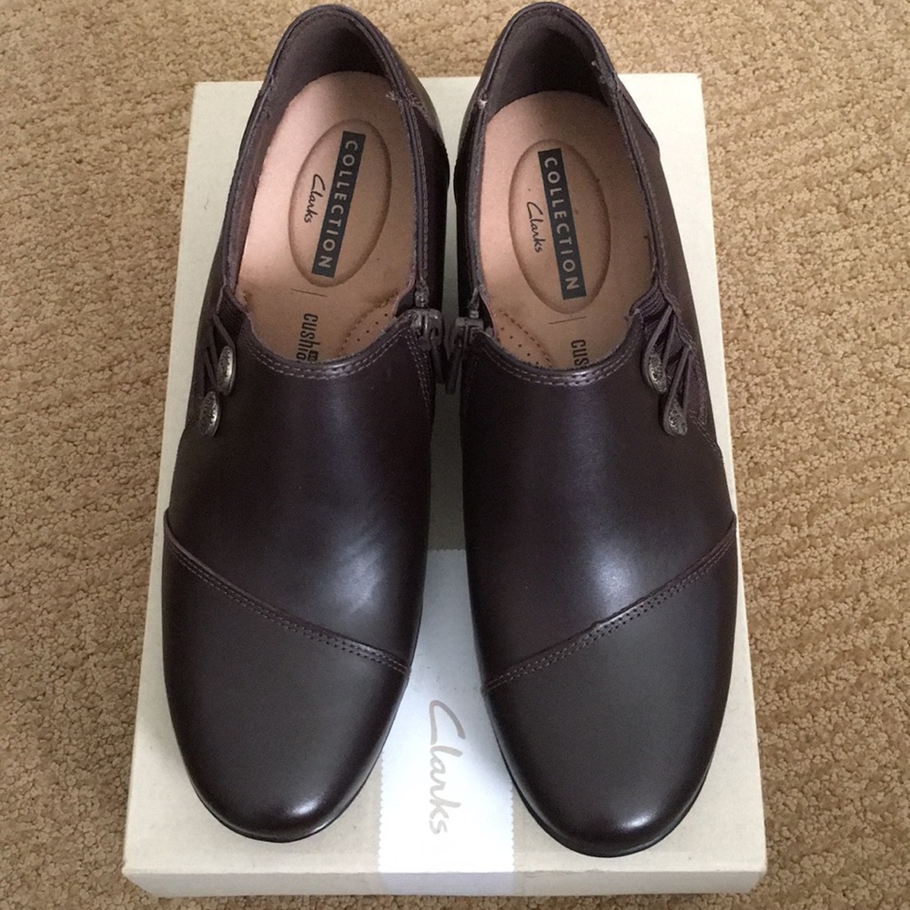 NIB Size 8 M Emslie Warren Dark Brown Bootie